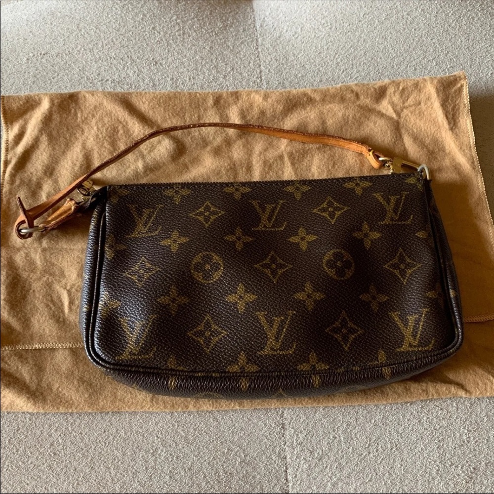Louis Vuitton Pochette